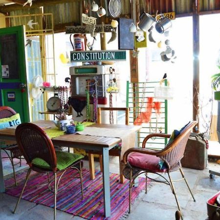 Suzie'S Coffee Shop Accommodation بيل فيل المظهر الخارجي الصورة