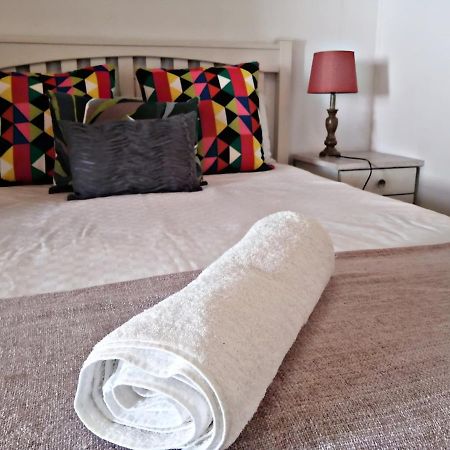 Suzie'S Coffee Shop Accommodation بيل فيل المظهر الخارجي الصورة