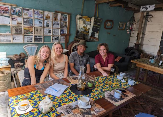 Suzie'S Coffee Shop Accommodation بيل فيل المظهر الخارجي الصورة